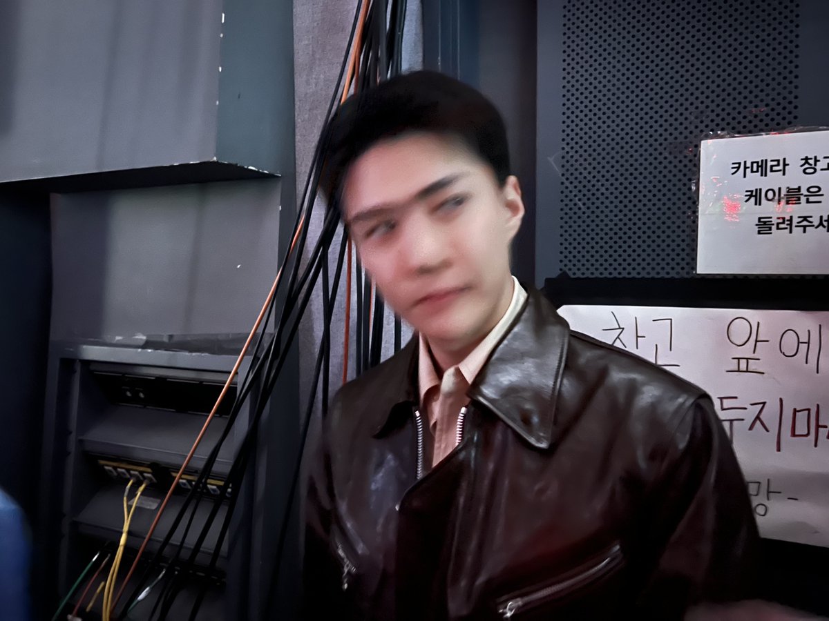 junmyeon sent photos of sehun on bbl ㅠㅠ