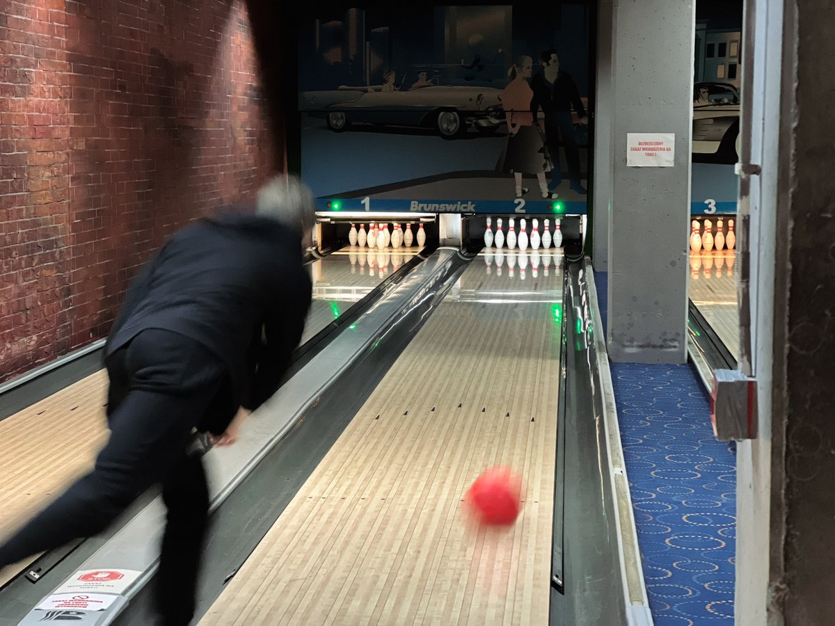 TechniSchools's tweet image. 🎳 Jeszcze przed świętami uczniowie klasy 1A wybrali się na wycieczkę pełną zabawy na kręglach!

🌟Był to strzał w dziesiątkę! 🚀Pełno było śmiechu, a aktywny wypoczynek naładował uczniów pozytywną energią i motywacją do dalszej nauki.

#technikumprogramistyczne #szkoła