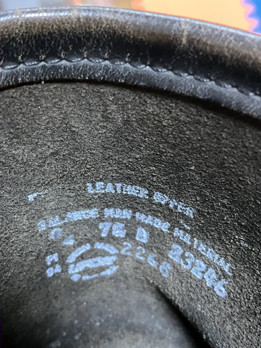 hidegpz900's tweet image. #REDWING
#REDWINGPT91
#REDWING2268
#REDWING茶芯
#REDWING1994

教えてください🙏
コレってREDWINGPT91の94モデルの茶芯で合ってますかね？