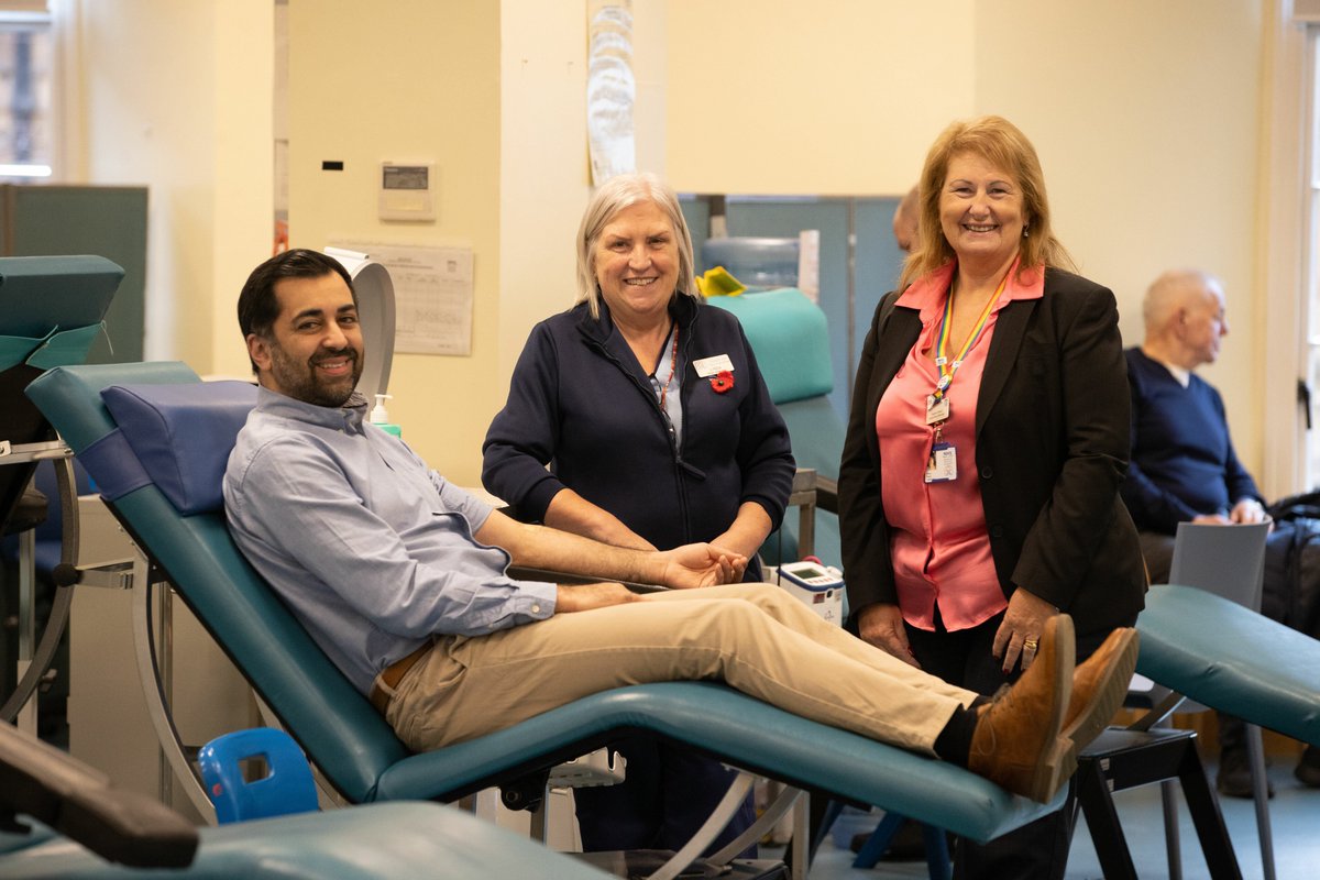 Thank you to the First Minister and everyone else who gave their #FestiveDonation today.
Your donations across the whole festive period have been vital so thank you on behalf of patients across Scotland who will receive your gift.  ❤️💙scotblood.co.uk 📞0345 90 90 999
