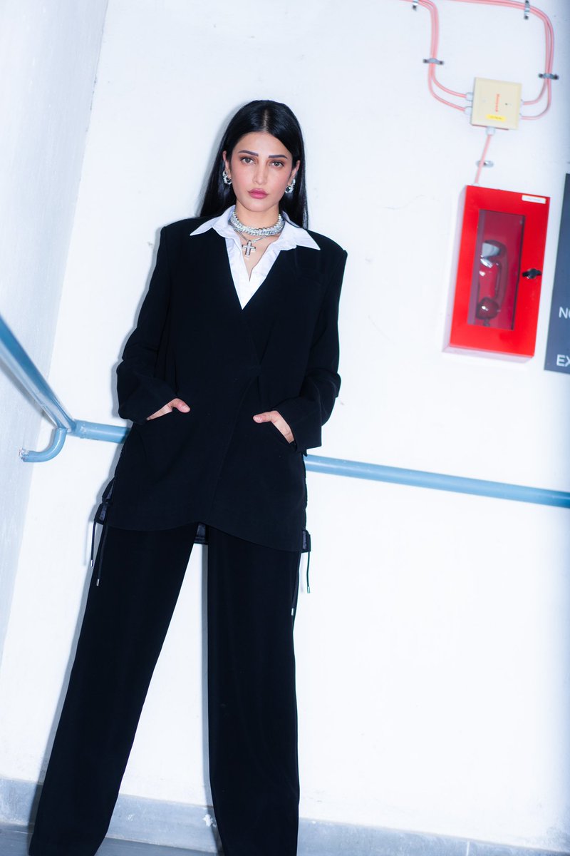 shrutihaasan's tweet photo. That boss b**** energy 💣 https://t.co/ay7i6tovu8
