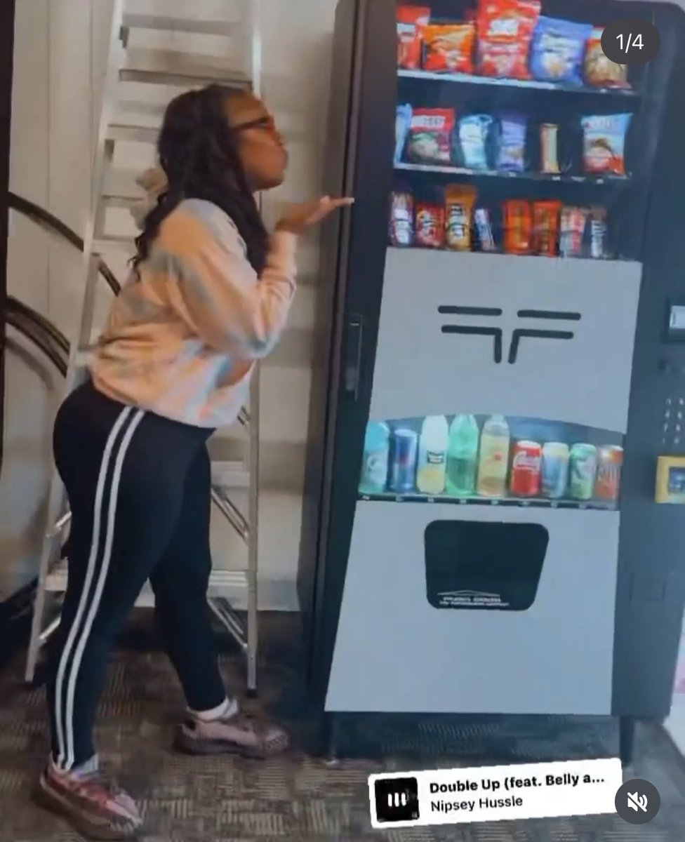 Hunters_Snacks's tweet photo. Imma give you the code, it ain’t no secret. ✨🌱 

FLASH SALE🚨: setting people up to build generational wealth is a beautiful thing!!! People are really out here ready to work!! 💎✨📌

#vendingmachinetips #passiveincome #Entrepreneur #earnyourleisure https://t.co/eZmFnyOaFL