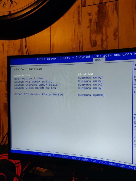 reactos's tweet image. #ReactOS LiveUSB works on Fujitsu Futro S920 thin client, using Rufus ISO mode!
Sound and networking don't work.
Video output is from a display port.
CSM boot is used and the OpROM settings seen in second picture are needed.
Test: hacker420