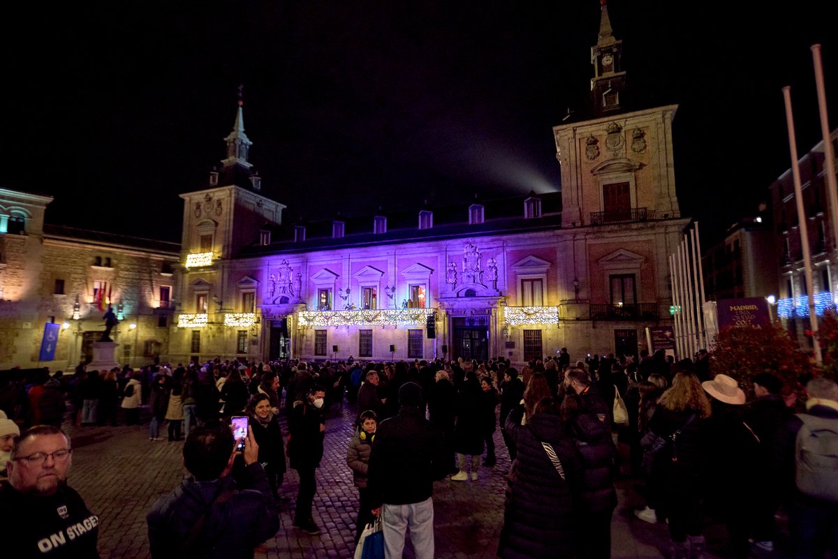 🎼 Roni di Capo se ganó al público de la Plaza de la Villa. #NavidadMadrid2023