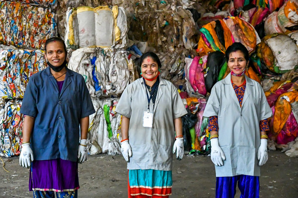 Informal waste workers are the unsung heroes who prevent significant amounts of plastic waste from leaking into the environment &amp; ending up in our ocean.

Here are 4 things policymakers can do to empower them &amp; make waste management systems more effective: go.undp.org/ntwr