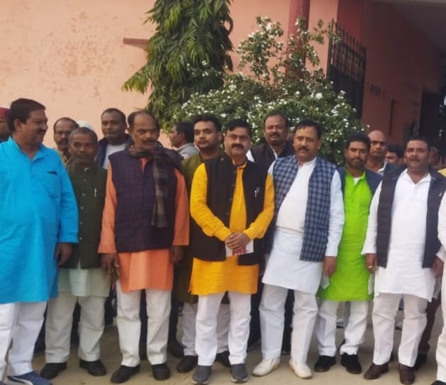 gangasingh23's tweet photo. आगामी 11 फरवरी को गोरखपुर सैथवार मल्ल भागीदारी संकल्प महारैली की तैयारी बैठक विकास खंड उरूवा में की गई ब्लॉक स्तर की कमेटी गठित का लोगों को जिम्मेदारियां सौंपी गई
@BJP4UP 
@myogiadityanath 
@yadavakhilesh 
@jayantrld @SainthwarMall https://t.co/PS4PDL0YDe