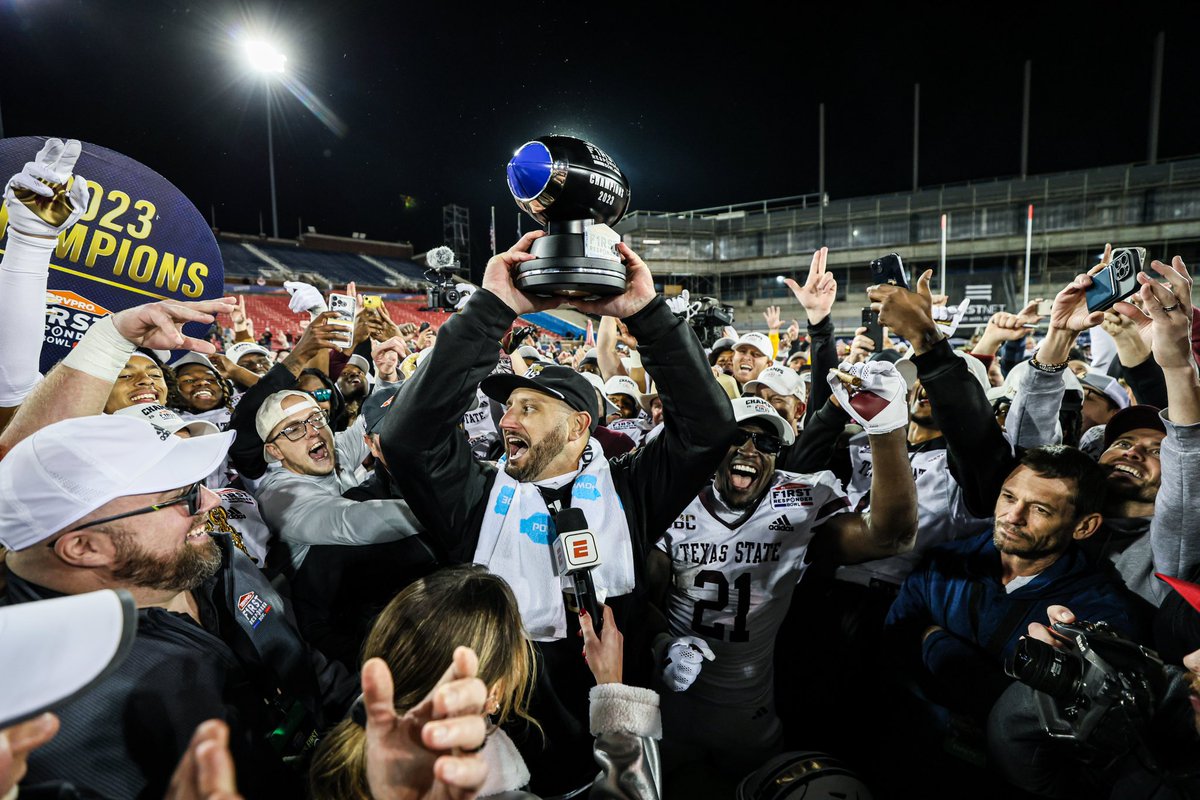 TxStateBobcats's tweet photo. Friday Feels🤩

What a week for the Bobcats.

#TakeBackTexas https://t.co/kk9KmPL4tG