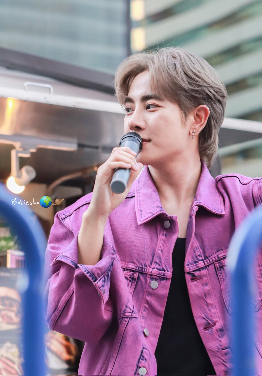 Bobiesho_705's tweet photo. ยากมากๆเลยค่ะ ทุกครั้งที่เจอเค้ามันมีความสุขมากจริงๆ อยู่ใกล้บ้างไกลบ้างแต่ก็อบอุ่นหัวใจเสมอเลย ถ้าต้องเลือกจริงๆคงเป็นงาน #FirsterxMix เพราะทั้งทีมงาน เพื่อนติ่ง รวมถึงตัวมิกเองคือดีทุกๆอย่างเลย ได้ใช้กล้องที่ไม่ใช่มือถือถ่ายมิกครั้งแรกด้วย แต่ความสวยก็เก็บไม่หมดอยู่ดี #mixxiw https://t.co/u0wXnLOnRE