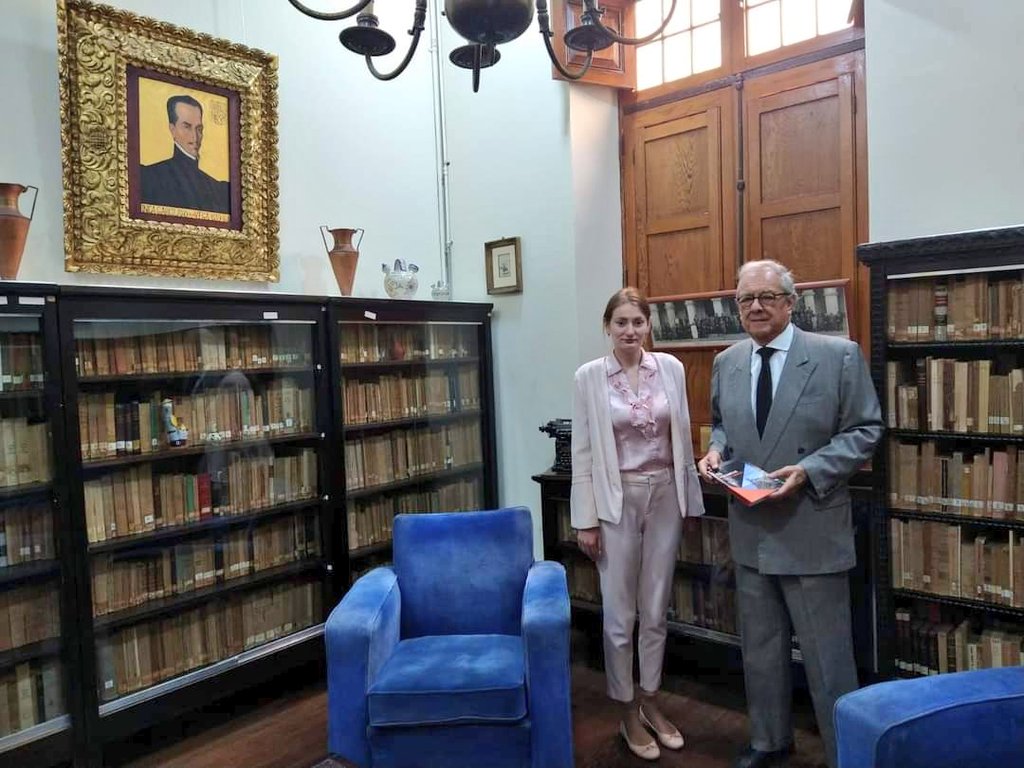 RaulPorrasUNMSM's tweet photo. El 27 de diciembre, la Agregada Cultural y de Prensa de la Embajada de Rusia, Maria Sereda visitó el Centro de Altos Estudios y de Investigaciones Peruanas, en donde fue recibida por el Director Ejecutivo del Instituto Raúl Porras Barrenechea, Embajador Luís Mendíl-Canales.(1/5) https://t.co/hTFp6FtaZO