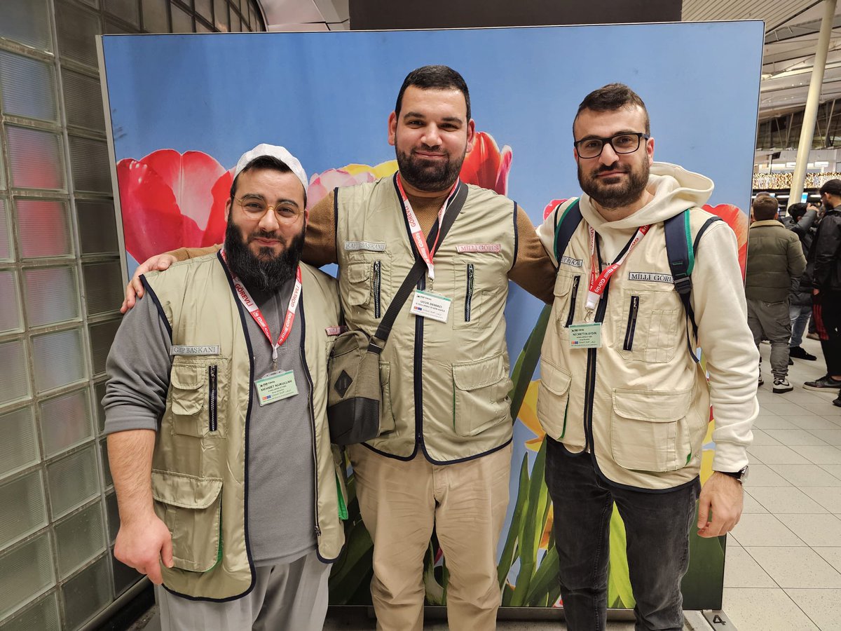 nifonline's tweet photo. Güney Hollanda bölgesi Aralık ayı Umre organizasyonu, (9 grup dan oluşan) 3 kafile toplam 428 umrecimizi selametle gönderdik Elhamdulillah.
#Umre #MilliGörüş https://t.co/ol2k9KJnSA