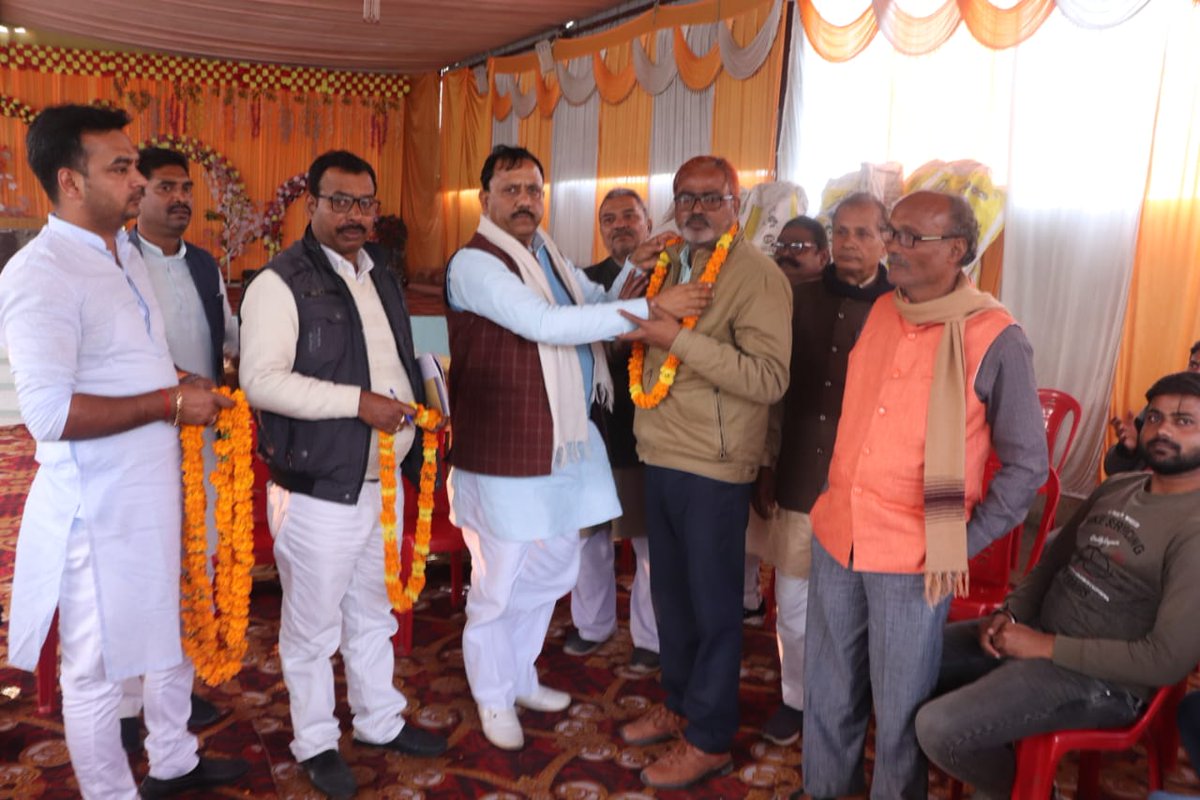 gangasingh23's tweet photo. आगामी 11 फरवरी को गोरखपुर मे सैथवार मल्ल भागीदारी संकल्प महारैली की तैयारी बैठक जनपद देवरिया विकासखंड भलुवनी में की गई कमेटी गठित कर महासभा द्वारा सभी को जिम्मेदारिय सौपी गई
@BJP4UP 
@myogiadityanath 
@yadavakhilesh 
@jayantrld 
@SainthwarMall https://t.co/eZRZdlJajV