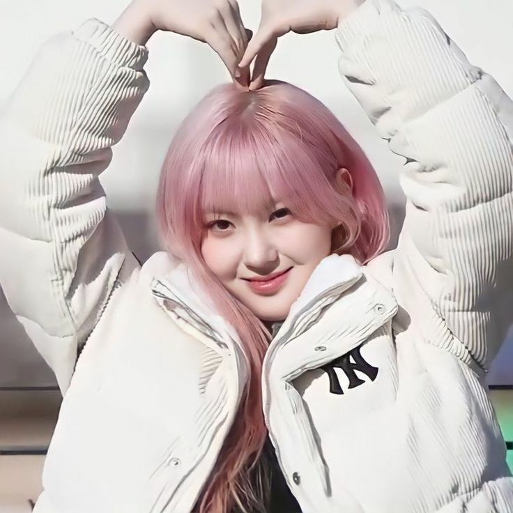 every913days_'s tweet photo. @eeunby_ Style rambutnya gak sama bgt sih, cuman kelewat kaya keinget sama chaehyun kepl1er https://t.co/qno639ZYJ9