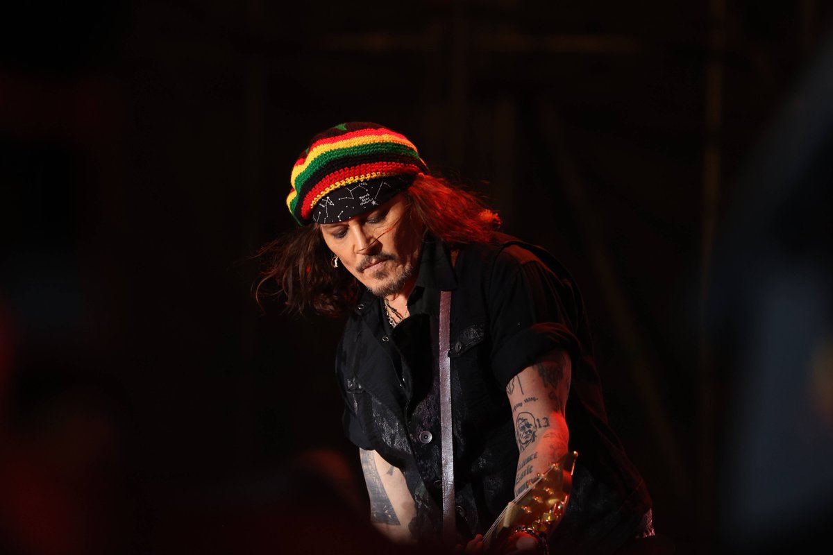 I'm a bit late, but thank you for the nomination! ☺️ Can't pick any fave pics, so instead here's a random one I love that I haven't posted before (at the Summerside Festival in June 2023). ❤️ #JohnnyDepp #JohnnyDeppIsLoved And I nominate everyone who wants to participate. ☺️