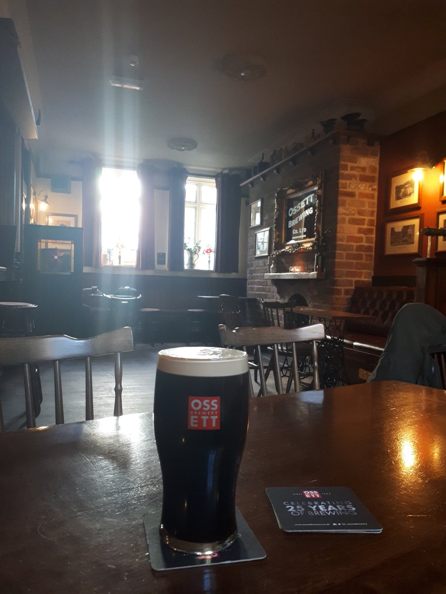 Cross Keys Knaresborough.   Great beers.  Ossett Ratmas stout.