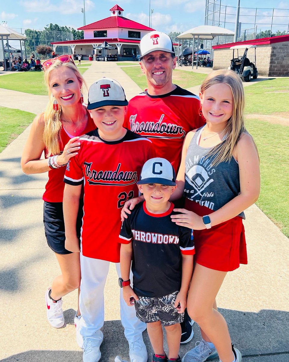 EricBartel's tweet photo. 🚨If you’re looking to make a tax-deductible donation before the end of 2023, click on the link below & help send my family & #TexasThrowdown to Cooperstown NY next summer.
https://t.co/b4SK8hxXSu
Thank you for supporting our team & my family.
#AAIT #BiggerThanBaseball #AGtough https://t.co/QZ73g9wzgW