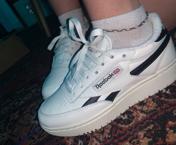 syrupqc's tweet photo. ส่งต่อ รองเท้าผ้าใบ reebok ไซซ์ 38 สภาพใหม่มากคับ 2600 รสคับ #ส่งต่อรองเท้า #รองเท้ามือสอง #พรีออเดอร์เกาหลี https://t.co/uDRdUCcbL0