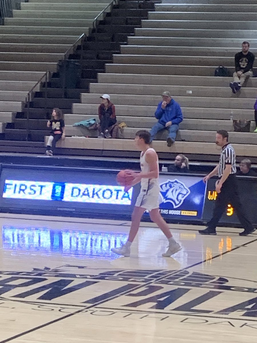 BBB Final: 
Waconia 80 Campbell WY 55
🏀<a href="/kirsch_will/">will.kirsch</a>  21
🏀<a href="/jackson_hayes33/">Jackson Hayes</a> 12
🏀<a href="/gavinolson_/">Gavin Olson</a>  drops 30.  College interest picking up for Olson.  <a href="/HoopCityClassic/">Hoop City Classic</a>