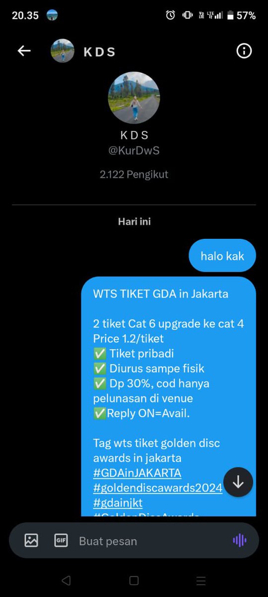 Hii_HongJisoo's tweet photo. 4. Karena chat WA dan DM aku gak dibalas akhirnya, aku menggunakan akun twitter lain dan pura-pura sebagai pembeli dengan nge DM akun twitter penipu. Disini skema penipuan sama dengan yang aku alami yaitu diarahin ke WA. #gda #wtsgda https://t.co/0qYsOsciwd