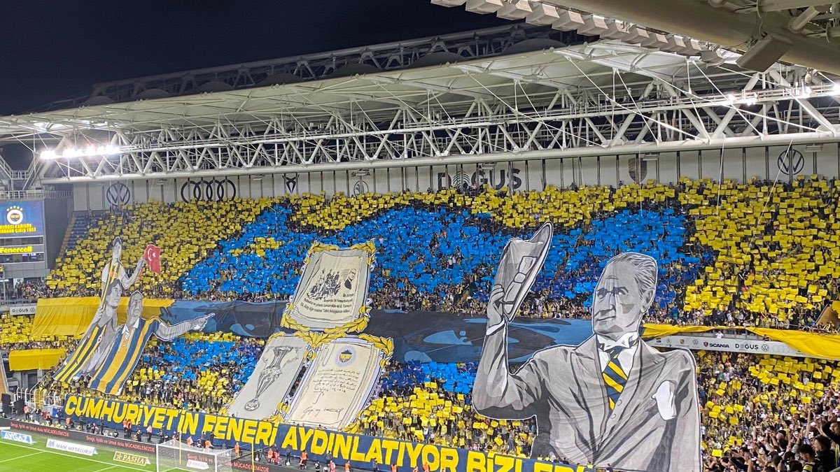 fenersportscom's tweet photo. ATATÜRK’E TAVİZ ÜLKEYE ŞEHİTLERE BU HALKA İHANETTİR. https://t.co/klXqmwQAvT