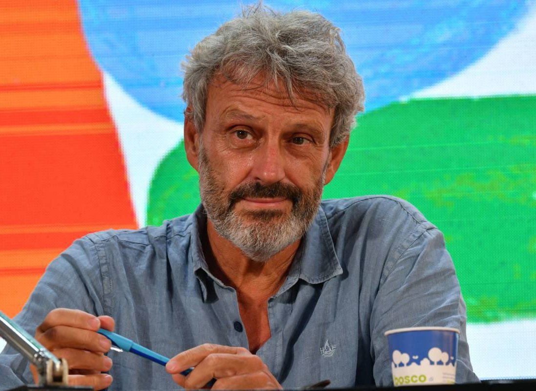 angelo_cennamo's tweet photo. Vittorio Emanuele Parsi è una delle menti più lucide di questo paese, un intellettuale vero. Non mollare, prof. https://t.co/GevkUMHtTV