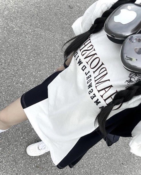 oncemore_s's tweet photo. ˗ˏˋ ♡︎ (pre-order) ✨ 
Amesworldwide — Championship Tee 🥇🙌🏻

⟢ รอบอก: m 43” l 46”
⟢ price : 990 บาท (มัดจำ 400)

ส่งกลับแอร์ ✈️

#พรีออเดอร์เกาหลี #หิ้วเกาหลี #amesworldwide https://t.co/ExSA1q25Qh