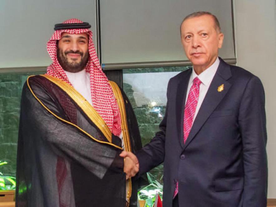 Medyanin50Tonu's tweet photo. ⭕️ Arabistan kralı veliaht prens Muhammed bin Selman ve Cumhurbaşkanı Erdoğan, Süper Kupa maçından dolayı problemlerin giderilmesi için telefon görüşmesi gerçekleştirecek. https://t.co/Yb04gL29Py