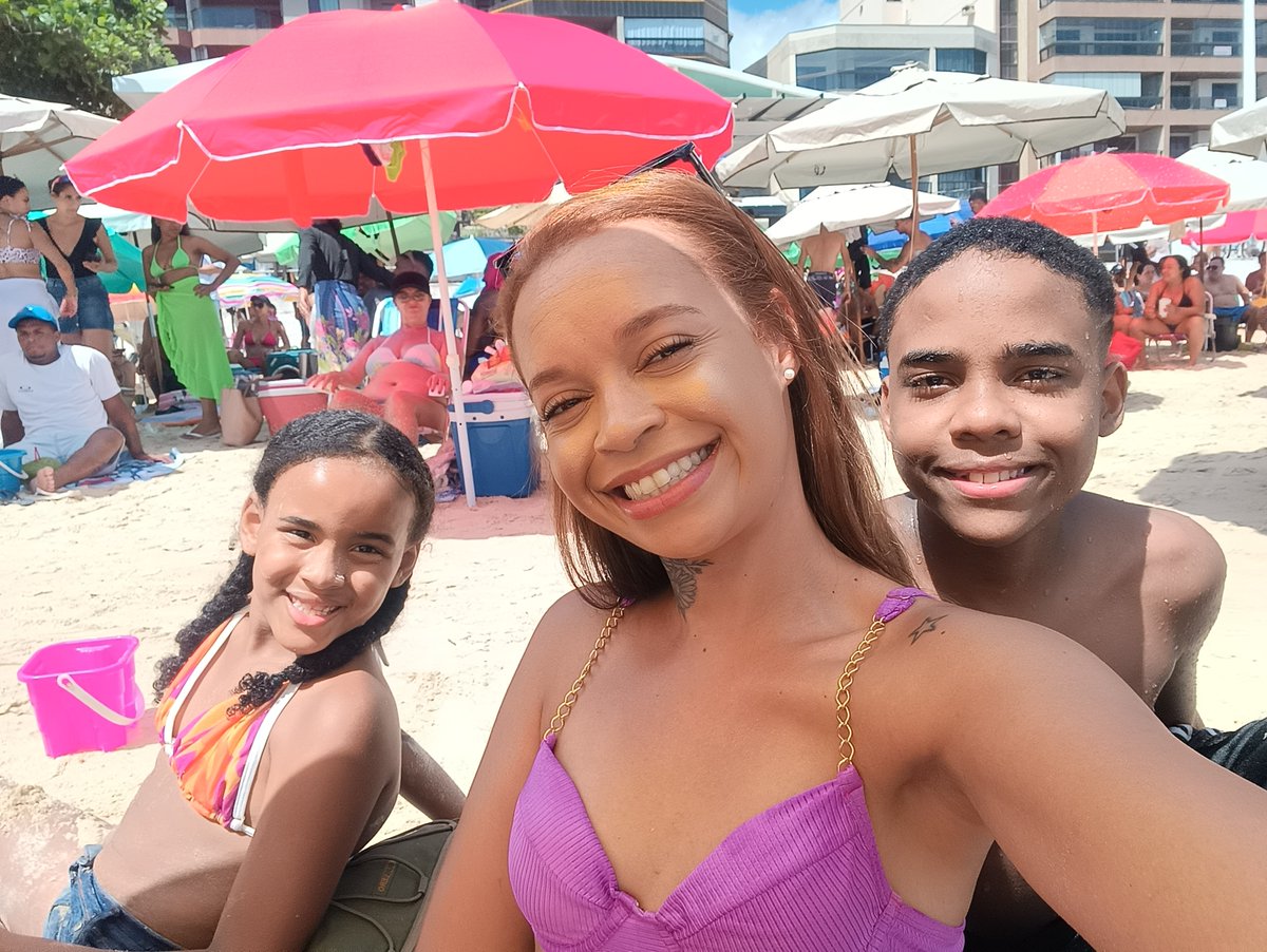 Meus sobrinhos pediram de presente passar as férias na praia e aqui estamos!O que eu puder fazer pela alegria deles sempre farei!❤️
No próximo anos trarei os outros também 🙏🏻