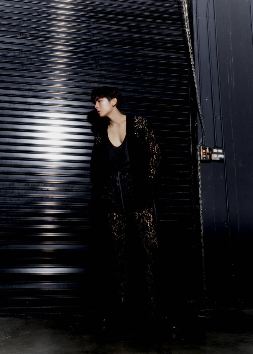 MSuppasit's tweet image. ใครยังไม่จิ้มถึง 31 นี้นะครับบบบ preorder a physical 2024 calendar
at suppasit.com
until 31st Dec 23:59pm ❤️🎊 #mewsuppasit