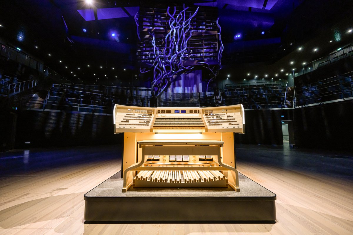 Vastavalmistuneiden Musiikkitalon urkujen fasadipillit on 3D-tulostettu kotimaisesta, puupohjaisesta UPM Formi 3D -biokomposiitista. Ensimmäistä kertaa urkuja pääsee kuuntelemaan Olivier Latryn soittamana 1.1.2024 
📸: Sakari Röyskö
👉 urutsoimaan.fi/taideteos-joll…