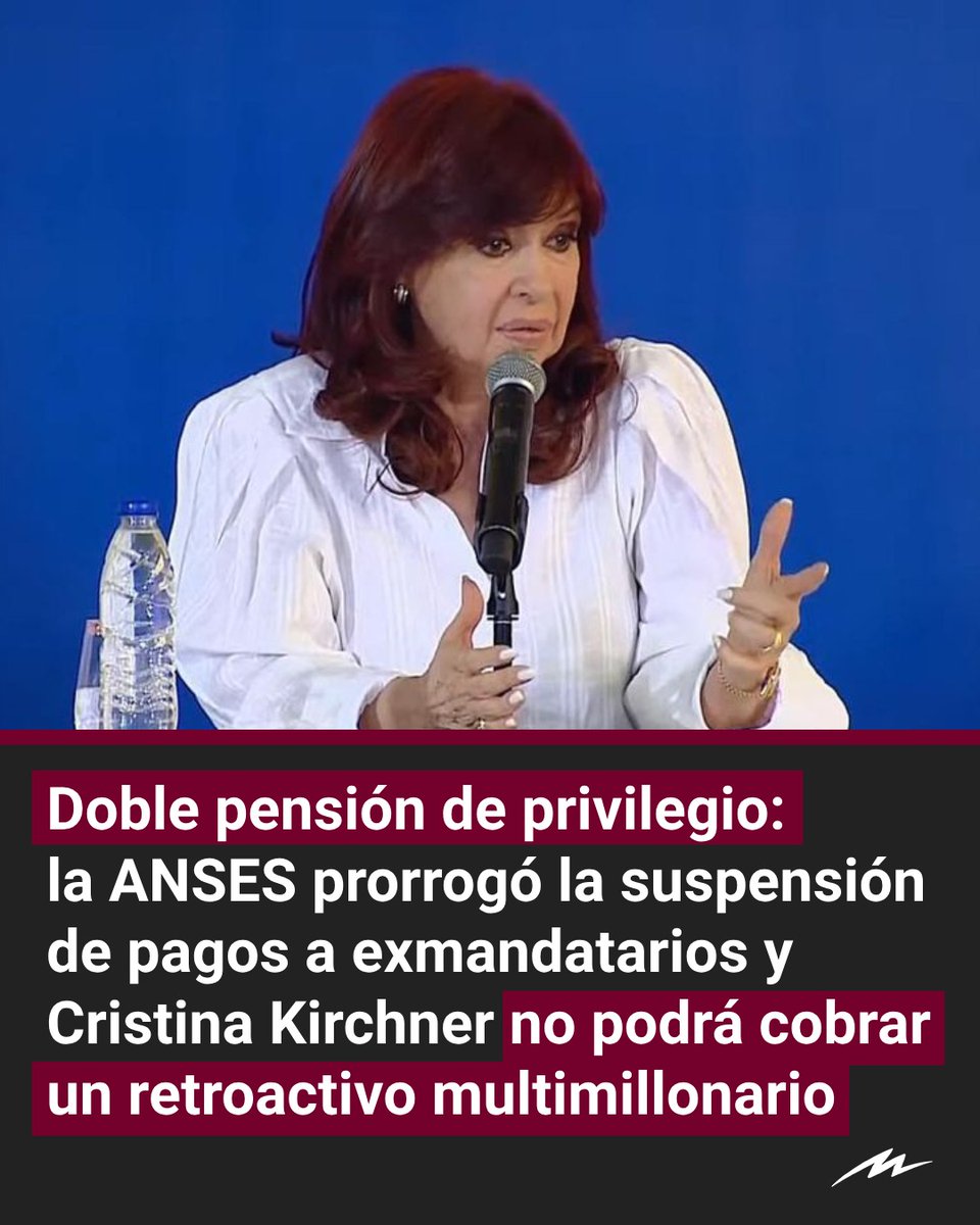 radiomitre's tweet photo. 🛑 La ANSES extendió por dos años la suspensión del pago de retroactivos por prestaciones de expresidentes y vicepresidentes, lo que impide que Cristina Kirchner pueda recibir el retroactivo millonario que reclama.

‼️ Se trata de la resolución 601 publicada en el Boletín Oficial, que establece la prórroga de la medida de suspensión mientras siga en vigencia la ���emergencia pública en materia económica, financiera, fiscal, administrativa, previsional, tarifaria, sanitaria y social”, fijada en el DNU de Javier Milei.

🚫 De esta manera, no se realizarán pagos retroactivos a exmandatarios hasta comienzos de 2026.