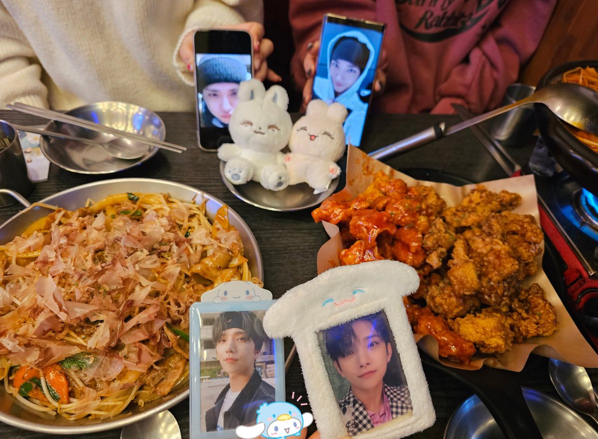 jsherbet95's tweet photo. 둘째날도 수고했담!! 고수포차 렛츠기릿 🤟 https://t.co/99x7Cg9yaE