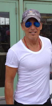 sPECtacular... if you catch my drift lol 
Happy Friday Brucebuds #reasontosmile #missingconcerts <a href="/springsteen/">Bruce Springsteen</a> 
Oh... and hope one day we´ll hear HAPPY from this lovely mouth.