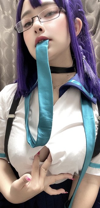 そしてまお先輩に会いに来て欲しいのは新刊の話だけじゃない!今回売り子にコスプレイヤーの猫宮まるさん(@mar_umaru29)が、まお先輩コスで参加してくれています!

是非とも当日はサークルスペースで2.5次元のまお先輩に会いに来て欲しいのぜ…

#C103コスプレ 