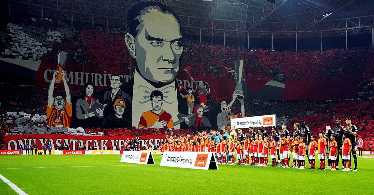 trip____'s tweet photo. ATATÜRK tişörtü ile sahaya çıkıp İSTİKLAL MARŞIMIZI da bağıra bağıra hep birlikte okuyacağız. Aksi halde takımı sahaya çıkarmayın, arkanızdayız. @GalatasaraySK https://t.co/S3Daro3FPo