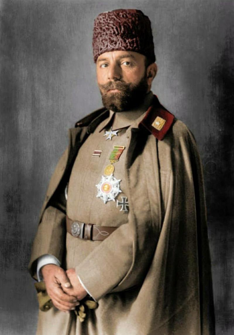 her kahvaltıdan önce malum ırktan 20 kişiyi asan cemal paşayı anladığımız dakikalardayız.