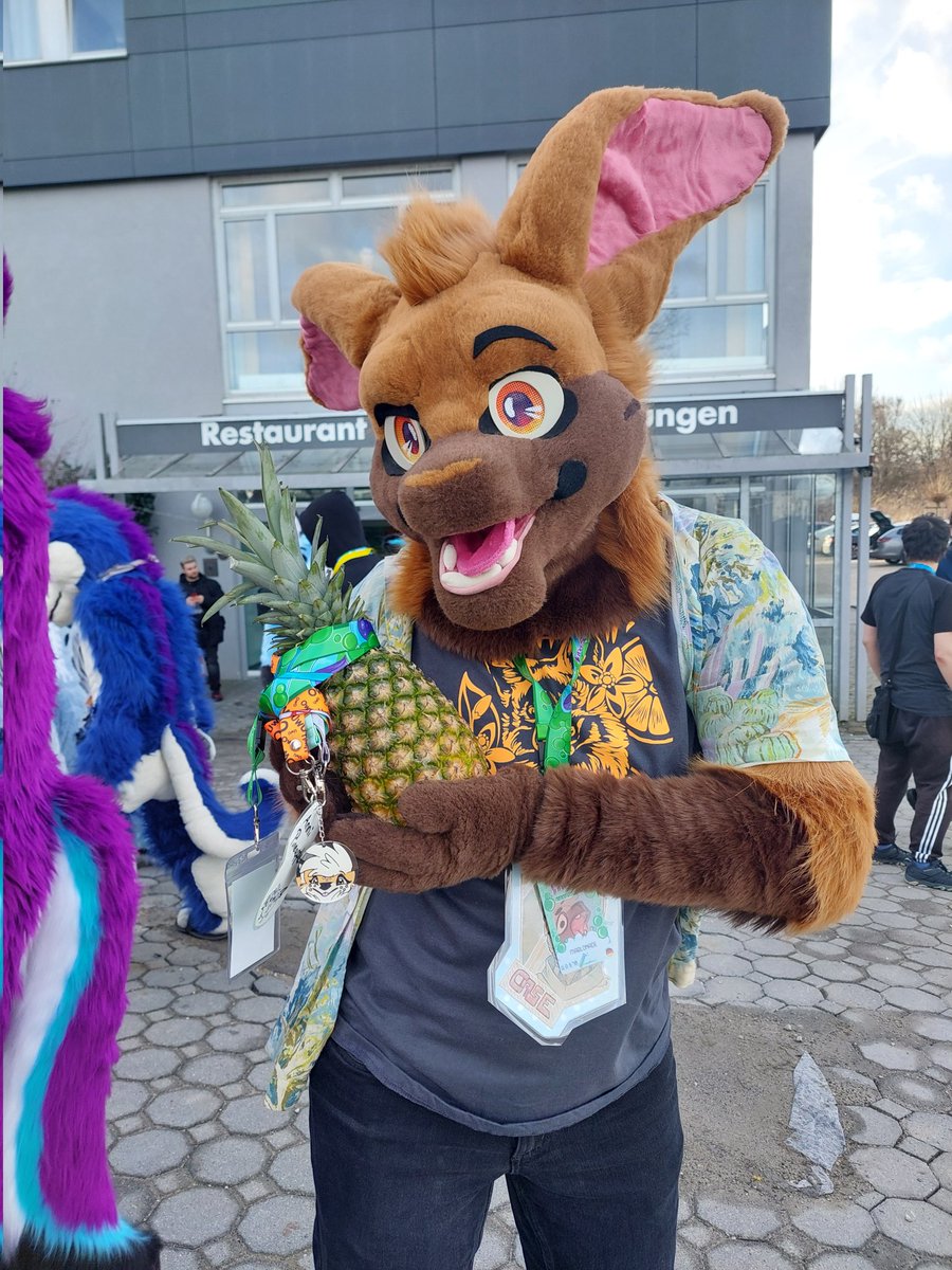 #furvester Party with <a href="/flawkieSwift/">Swift 🔜EF</a>