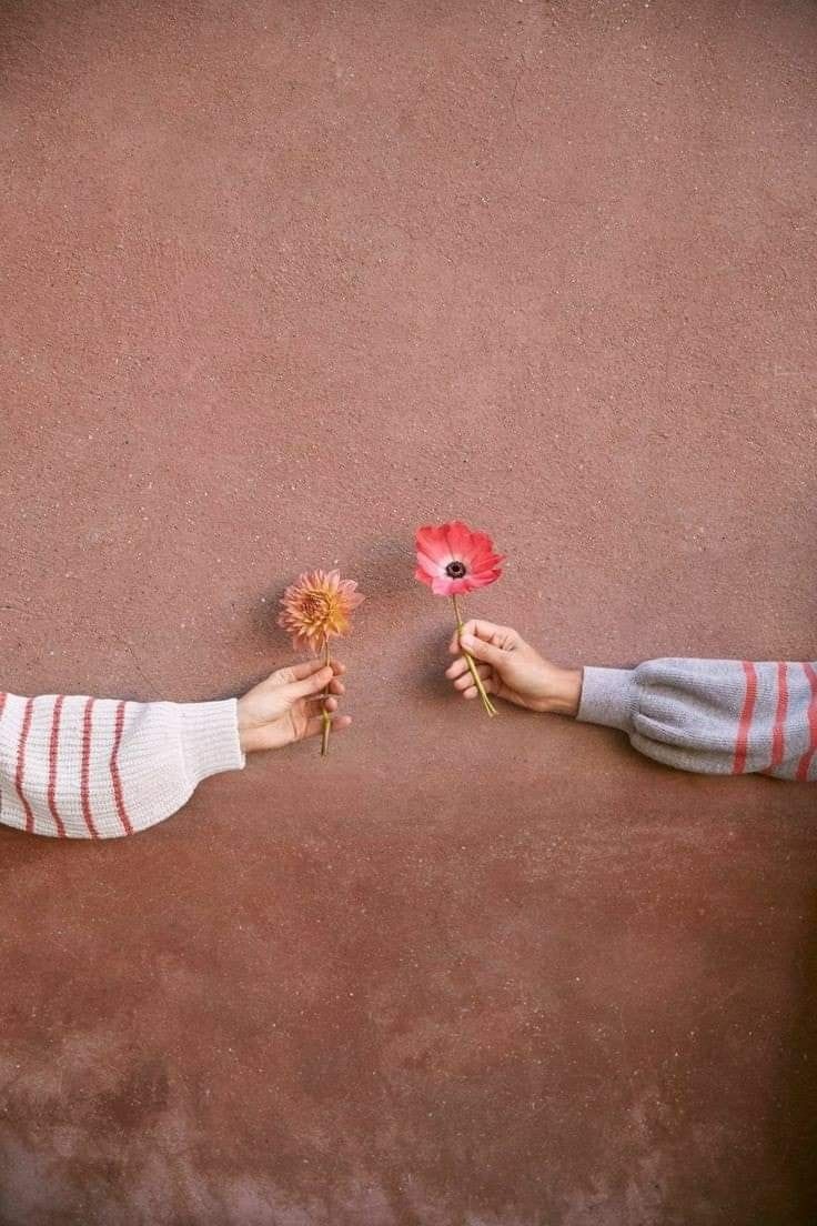 Bir gün öyle bir kapı açılır ki, sen kapanan tüm kapılar için şükredersin..