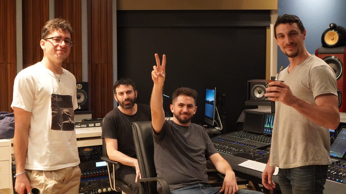 Hoy ultimo programa del año de #DesdeElBarrio 

Nos visita y toca en vivo Mano a Mano

<a href="/Lauramorales9/">Lau Morales</a> <a href="/MarioSadras2/">Mario Sadras</a> <a href="/mmarcosesteban/">Marcos Maldonado</a> <a href="/Angi3Moreno/">Angie Moreno</a> 

Desde las 10 por FM 89.3 y radiografica.org.ar