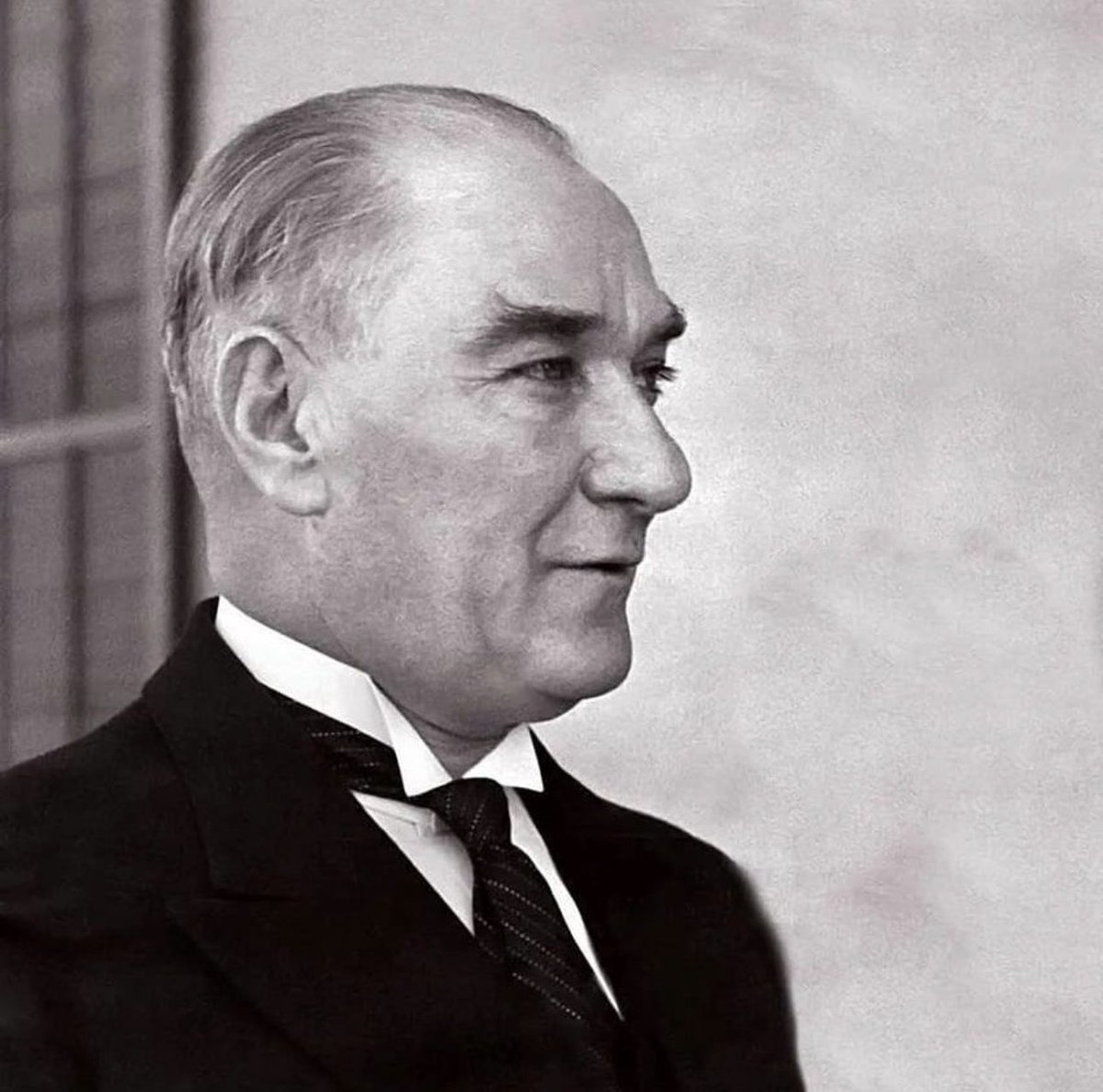 zeyneppgunsu's tweet photo. İzindeyiz Atam… 
#Atatürk https://t.co/UA1HH45dgy