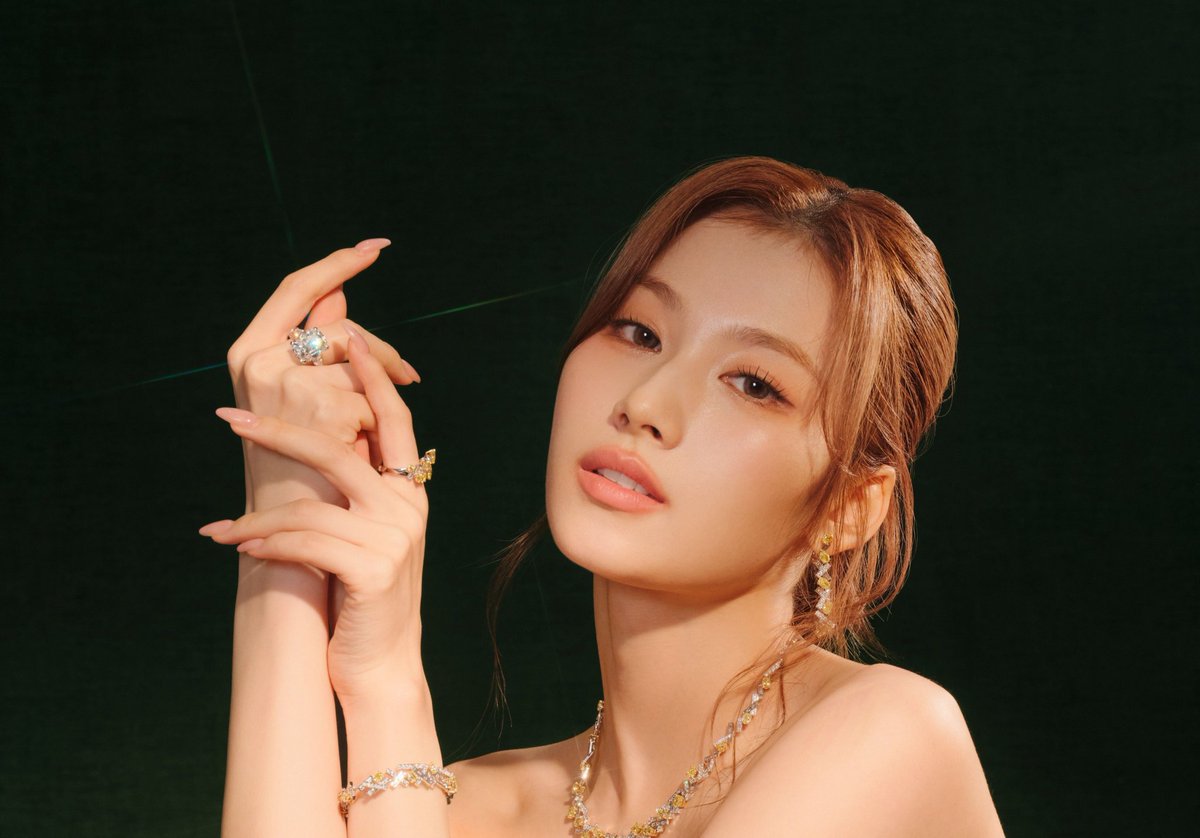 saimocart's tweet photo. @nawoyeo HAPPY SANA DAY  
#사나의_27번째_겨울이야기 #SharmingSanaDay 
@JYPETWICE https://t.co/in0fe8Duna