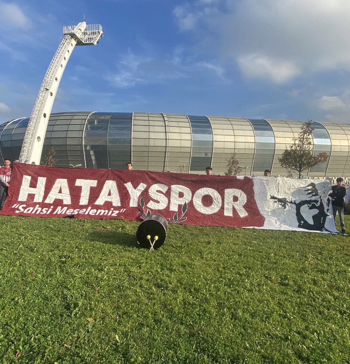 MUSTAFA KEMAL KIRMIZI ÇİZGİMİZDİR 
Galatasaray-Fenerbahçe arasında Suudi Arabistan’da oynanacak olan maç öncesinde Önderimiz Atatürk’e istinaden koyulan yasakları sonuna kadar kınıyor ve Süper Kupa Finalini Israrla Arabistan’da Oynatan TFF’yi İstifaya Davet Ediyoruz
#ultrasHatay