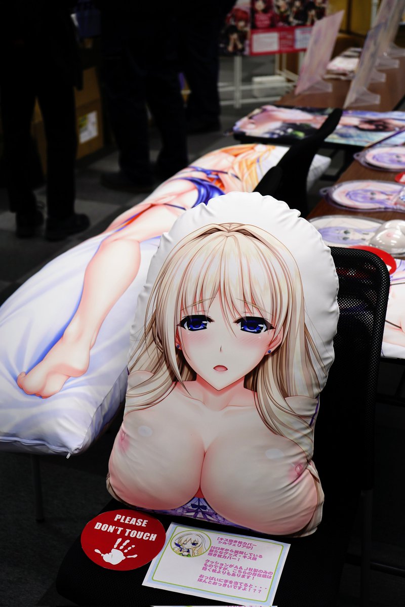Fami_AC195's tweet photo. 会場展示も初めより変わったなーって
感じで、もう物産展。
マウスパッドの色校から
各商品1つ1つにコメントが書いてある
からレジの待ち時間の間で頑張って
読んだけど、しっかり考えたり、
分析してるんだなーって改めて感じた。
+α、LBすげぇよ。謎汁解禁よりすげぇよ。
#CCfes
#ユニオリ https://t.co/bbBt5GWkbV
