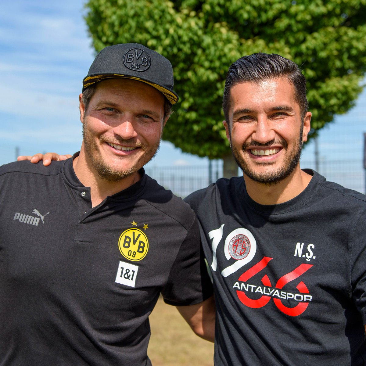 BVB's tweet image. 💬 Nuri Sahin: "Wenn der BVB nachfragt, kann ich nicht nein sagen. Wir werden als Trainerteam gemeinsam versuchen, die Mannschaft wieder in die Erfolgsspur zu bringen. Es fühlt sich sehr schön an, nach Hause zu kommen!"