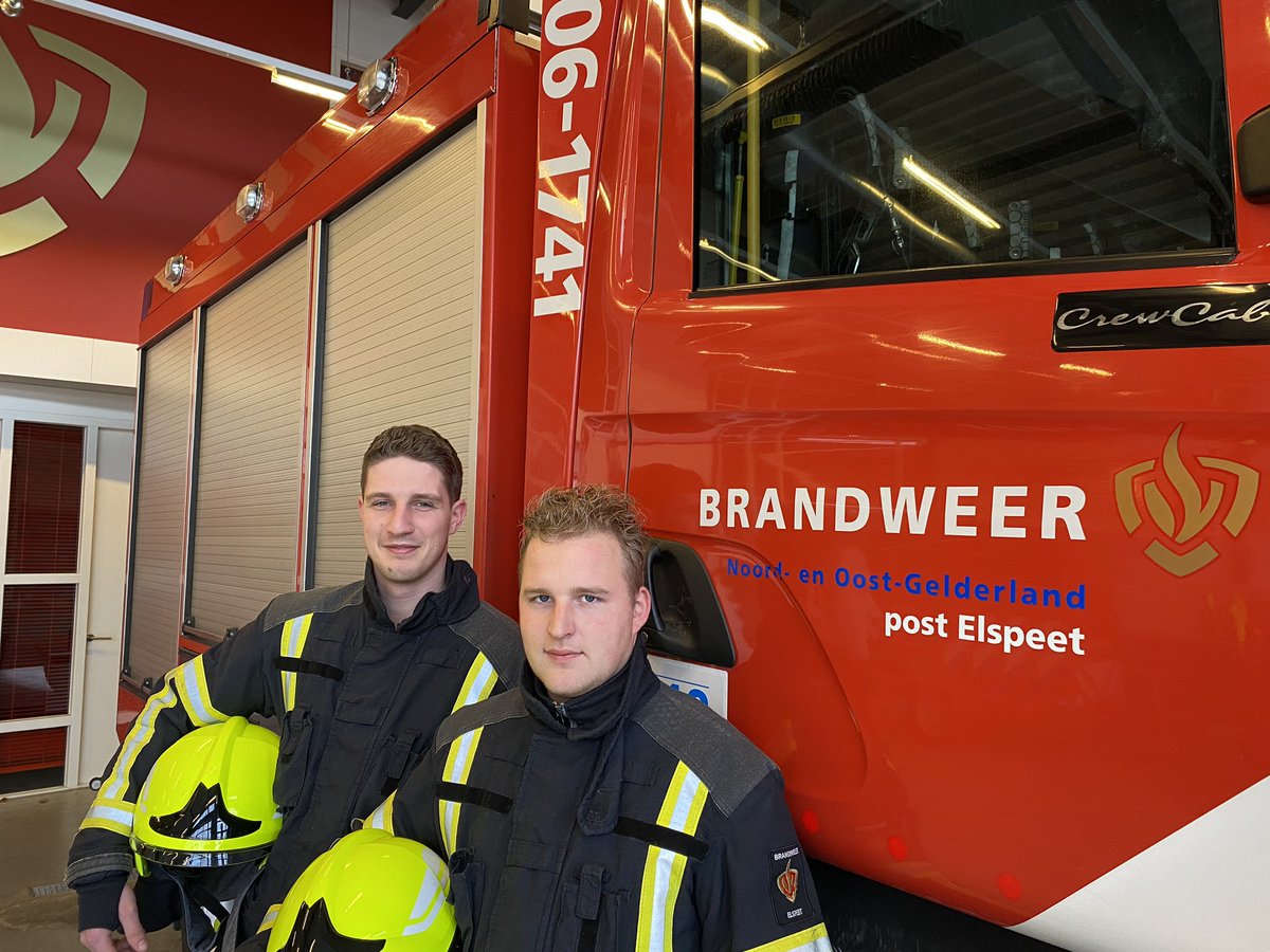 Vanaf vandaag 2 nieuwe collega’s in het bluspak! Nu wachten op de 1e uitruk💪 succes heren! <a href="/VNOGregio/">Veiligheidsregio Noord- en Oost-Gelderland</a> #vrijwilligers