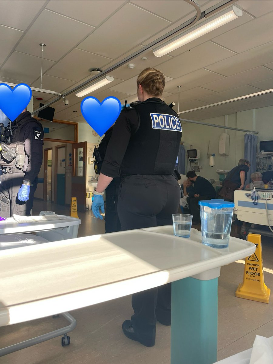 Two @AllianceArv and two @ExeterPol officers in the bay next to me dealing with a vulnerable young male who refused treatment earlier and ran off. 

I can hear the conversation and the compassion and interpersonal skills being demonstrated by the officers is professional,