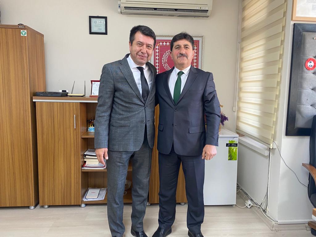 halimhallac's tweet photo. Gençlik Spor İlçe Müdürümüz Sn. Yılmaz Bal Beyi ziyaret ettik.  Kabulleri için teşekkür ederiz. https://t.co/5V09sZbPBL