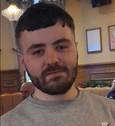 #Thread: Police are currently searching along the #RiverTaff from #Pontypridd down towards #Cardiff for Joshua Shaw, 23. Shaw, who was seen going into the river on Wednesday night (27th December), is believed to be wearing a grey hoodie, dark coloured bottoms, and white trainers.
