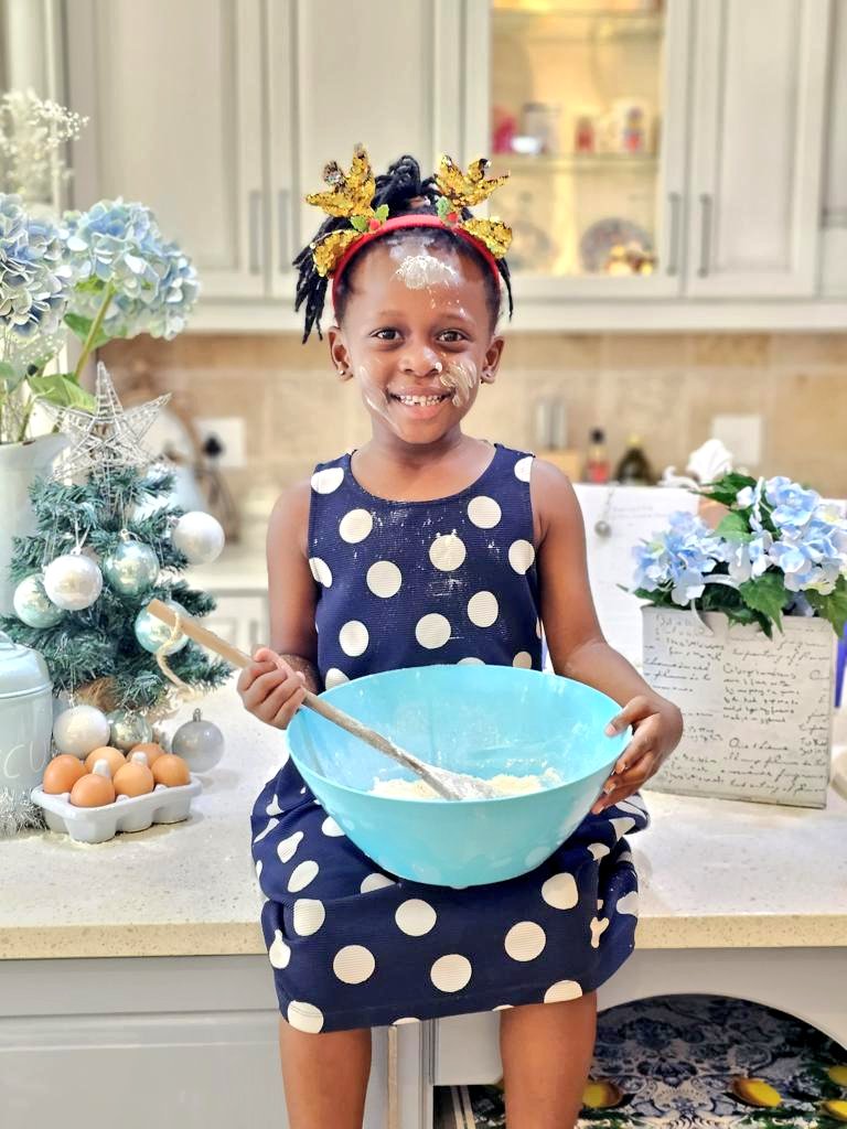 selfstyledking's tweet photo. She makes everything beautiful ❤️🎄
#selfstyledking #daddysgirl https://t.co/DIPmXdoP9B