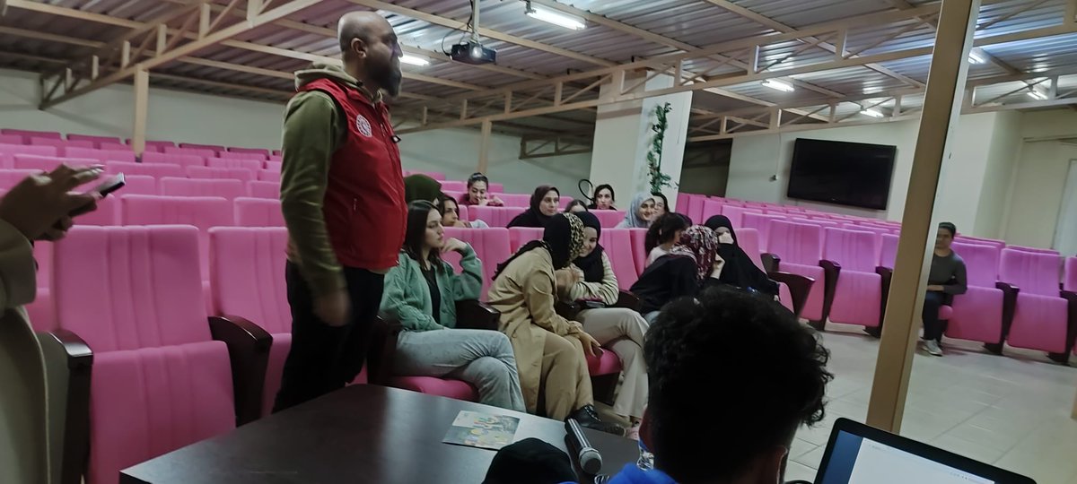 GSB_NazilliGM's tweet photo. Kyk yurdumuzda bilgi yarışması düzenledik. Gençlerimizin bolca eğlenceli vakit geçirdiği yarışmada genel kültür bilgilerimizi tazeledik. 👍
#MerkezimHerYerde https://t.co/N9dqB9Sm2e