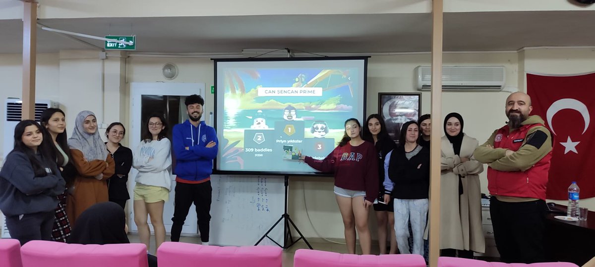 GSB_NazilliGM's tweet photo. Kyk yurdumuzda bilgi yarışması düzenledik. Gençlerimizin bolca eğlenceli vakit geçirdiği yarışmada genel kültür bilgilerimizi tazeledik. 👍
#MerkezimHerYerde https://t.co/N9dqB9Sm2e